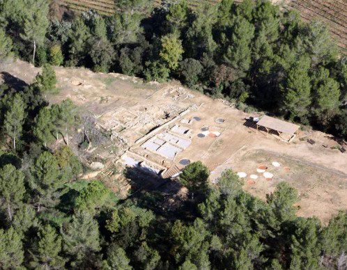 Aerial shot of the Font de la Canya archeological site, in Avinyonet del Penedès. Arqueovitis Cooperativa.
